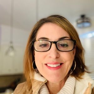 Meet your Posher, Lorraine